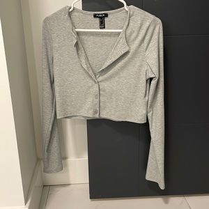 Forever 21 gray knit cropped long sleeve size M